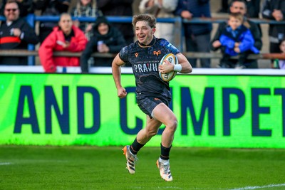 180426 - Ospreys v Hollywoodbets Sharks - United Rugby Championship - Dan Edwards of Ospreys scores a try