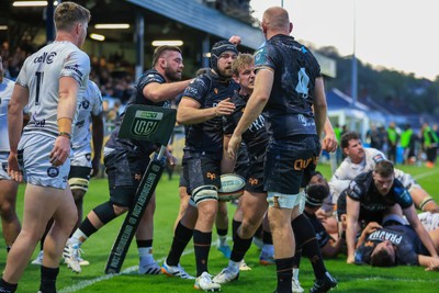 180426 - Ospreys v Hollywoodbets Sharks - United Rugby Championship - Jac Morgan of Ospreys celebrates after scoring