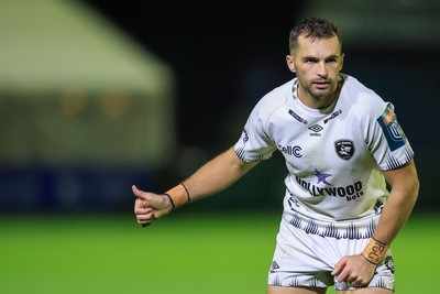 180426 - Ospreys v Hollywoodbets Sharks - United Rugby Championship - Jean Smith of Hollywoodbets Sharks