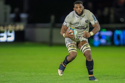 180426 - Ospreys v Hollywoodbets Sharks - United Rugby Championship - Manu Tshituka of Hollywoodbets Sharks