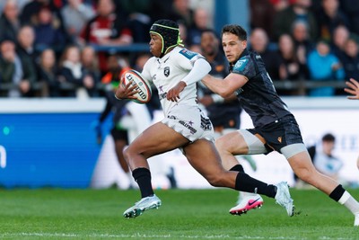 180426 - Ospreys v Hollywoodbets Sharks - United Rugby Championship - Zekhethelo Siyaya of Sharks makes a break