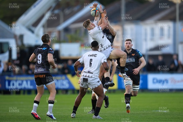 180426 - Ospreys v Hollywoodbets Sharks - United Rugby Championship - Ethan Hooker of Hollywoodbets Sharks