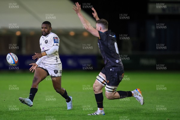180426 - Ospreys v Hollywoodbets Sharks - United Rugby Championship - Siya Masuku of Hollywoodbets Sharks