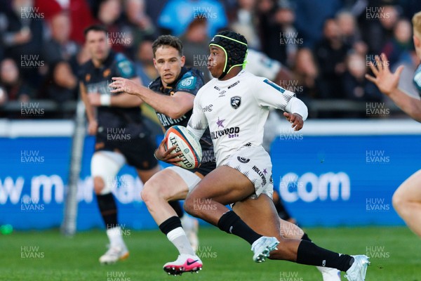 180426 - Ospreys v Hollywoodbets Sharks - United Rugby Championship - Zekhethelo Siyaya of Sharks makes a break