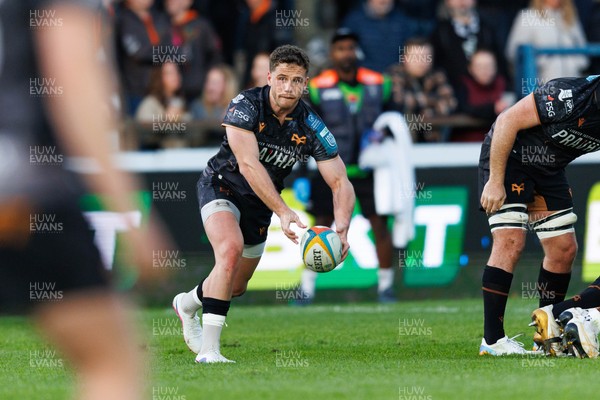 180426 - Ospreys v Hollywoodbets Sharks - United Rugby Championship - Kieran Hardy of Ospreys passes the ball