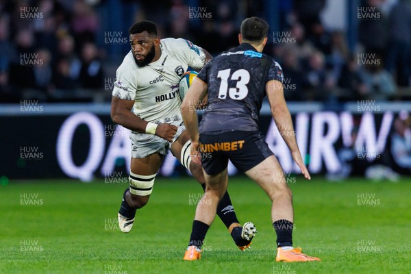 180426 - Ospreys v Hollywoodbets Sharks - United Rugby Championship - Vincent Tshituka of Sharks runs at the defence