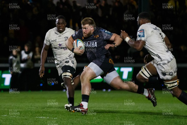 180426 - Ospreys v Hollywoodbets Sharks - United Rugby Championship - Garyn Phillips of Ospreys on the way to scoring a try