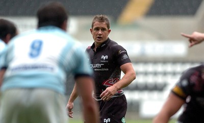 23.08.08 - Ospreys v Leicester Tigers .....Shane Williams Testimonial.. Shane Williams face up to the Leicester Tigers. 