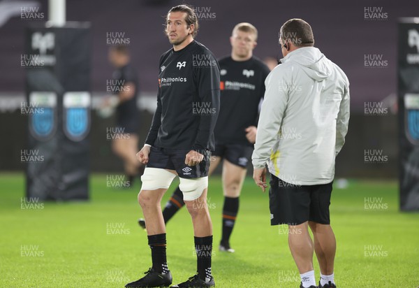 070123 - Ospreys v Leinster,  BKT United Rugby Championship - Justin Tipuric of Ospreys with Ospreys Head Coach Toby Booth during warm up