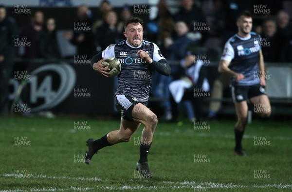 210220 - Ospreys v Leinster - Guinness PRO14 - Luke Morgan of Ospreys runs in to score a try
