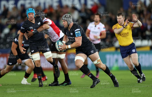 240922 - Ospreys v Lions - United Rugby Championship - Dan Lydiate of Ospreys makes a break