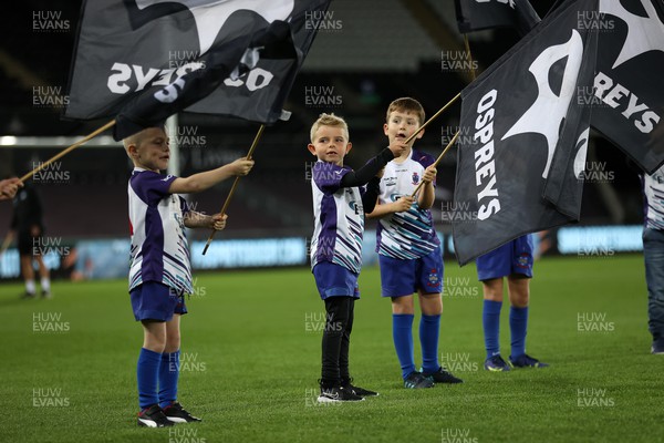 240922 - Ospreys v Lions - United Rugby Championship - Guard of Honour