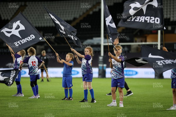 240922 - Ospreys v Lions - United Rugby Championship - Guard of Honour