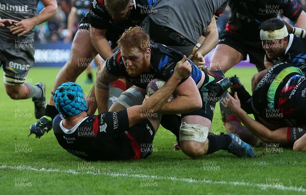 150117 - Ospreys v Lyon - European Rugby Challenge Cup - Dan Baker of Ospreys goes over to score a try by Chris Fairweather/Huw Evans Agency