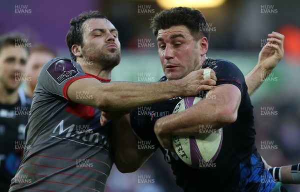 150117 - Ospreys v Lyon - European Rugby Challenge Cup - Kieron Fonotia of Ospreys gets past Theo Belan of Lyon to score a try by Chris Fairweather/Huw Evans Agency