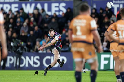 140123 - Ospreys v Montpellier - European Rugby Champions Cup - Cai Evans of Ospreys kicks a penalty