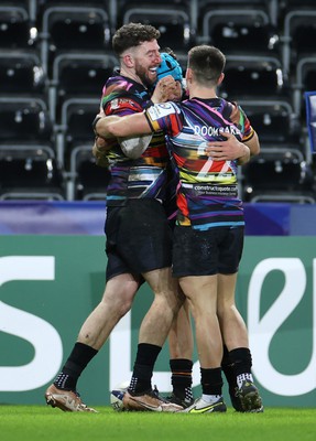 140123 - Ospreys v Montpellier - European Rugby Champions Cup - Alex Cuthbert of Ospreys celebrates scoring a try with team mates