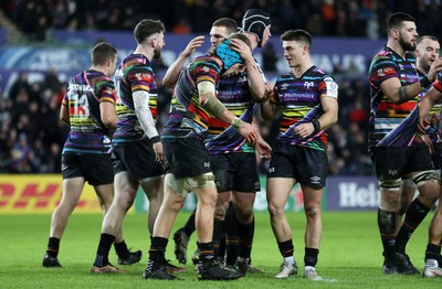 140123 - Ospreys v Montpellier - European Rugby Champions Cup - Justin Tipuric of Ospreys celebrates scoring a try with team mates