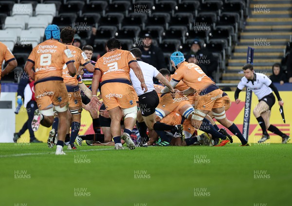 140123 - Ospreys v Montpellier - European Rugby Champions Cup - Alex Cuthbert of Ospreys pushes over for a try