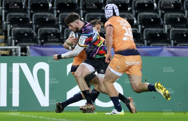 140123 - Ospreys v Montpellier - European Rugby Champions Cup - Alex Cuthbert of Ospreys gets through to score a try