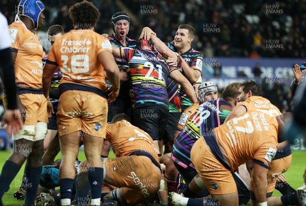 140123 - Ospreys v Montpellier - European Rugby Champions Cup - Morgan Morris of Ospreys celebrates scoring a try