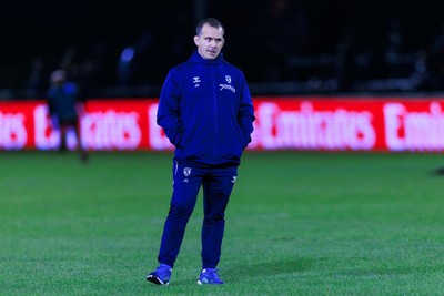 170126 - Ospreys v Montpellier Herault Rugby - EPCR Challenge Cup - Montpellier head coach Joan Caudullo during the warm up