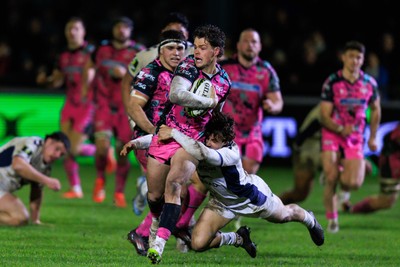 170126 - Ospreys v Montpellier Herault Rugby - EPCR Challenge Cup - Jack Walsh of Ospreys makes a break