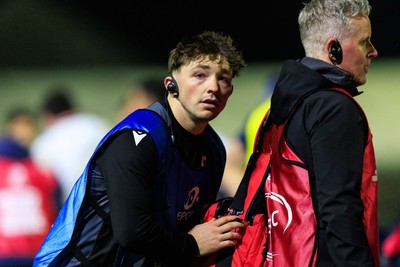 170126 - Ospreys v Montpellier Herault Rugby - EPCR Challenge Cup - Dan Edwards acts as 'water boy' during the match