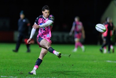170126 - Ospreys v Montpellier Herault Rugby - EPCR Challenge Cup - Jack Walsh of Ospreys kicks at goal