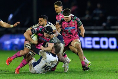 170126 - Ospreys v Montpellier Herault Rugby - EPCR Challenge Cup - Morgan Morris of Ospreys is tackled by Stuart Hogg of Montpellier