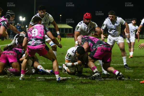 170126 - Ospreys v Montpellier Herault Rugby - EPCR Challenge Cup - Alex Masibaka of Montpellier goes over for a try