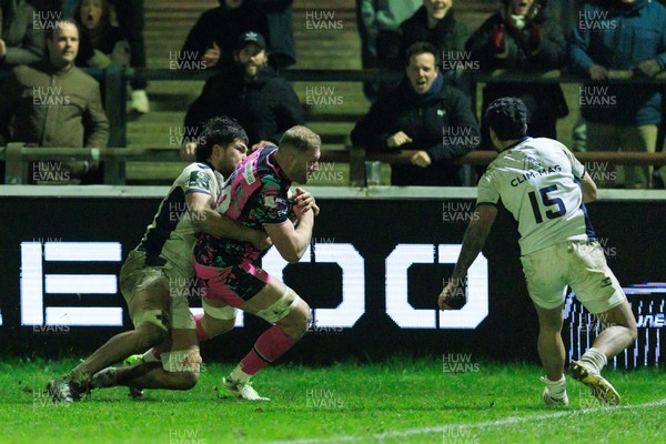 170126 - Ospreys v Montpellier Herault Rugby - EPCR Challenge Cup - Ross Moriarity of Ospreys goes over for a try
