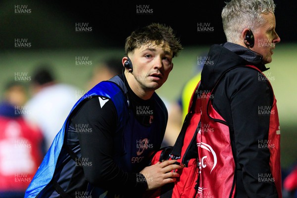 170126 - Ospreys v Montpellier Herault Rugby - EPCR Challenge Cup - Dan Edwards acts as 'water boy' during the match