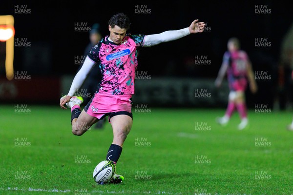 170126 - Ospreys v Montpellier Herault Rugby - EPCR Challenge Cup - Jack Walsh of Ospreys kicks at goal