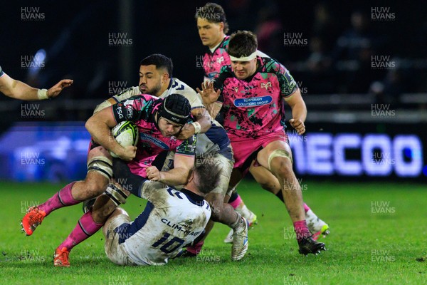170126 - Ospreys v Montpellier Herault Rugby - EPCR Challenge Cup - Morgan Morris of Ospreys is tackled by Stuart Hogg of Montpellier