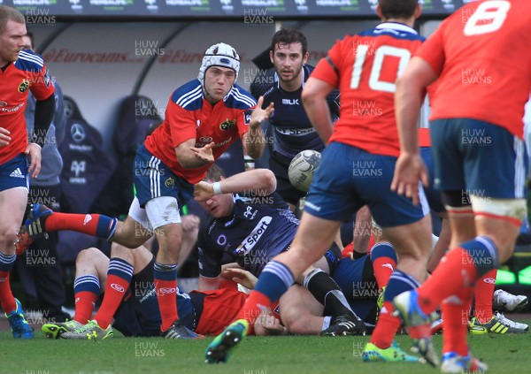 070315 - Ospreys v Munster - GuinnessPro12 -Duncan Williams of Munster gets the ball away