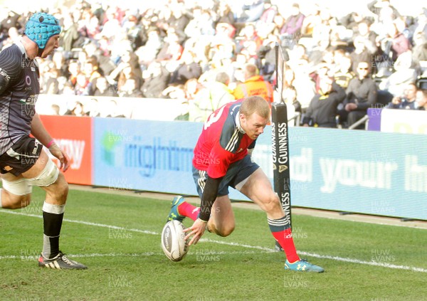 070315 - Ospreys v Munster - GuinnessPro12 -Keith Earls of Munster scores a try