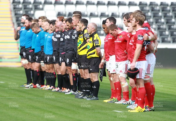 130915 - Ospreys v Munster - Guinness PRO12 - The teams respect a minutes silence for Jerry Collins