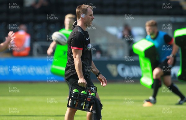 130915 - Ospreys v Munster - Guinness PRO12 - Johnny Claxton