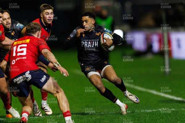 201225 - Ospreys v Munster - United Rugby Championship - Keelan Giles of Ospreys