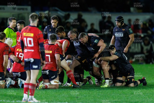 201225 - Ospreys v Munster - United Rugby Championship - Scrum