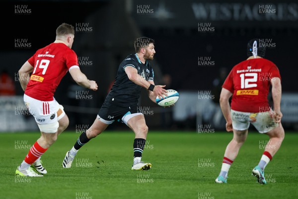 220324 - Ospreys v Munster - United Rugby Championship - Owen Williams of Ospreys passes the ball