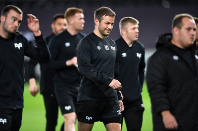 231021 - Ospreys v Munster - United Rugby Championship - Stephen Myler of Ospreys ahead of kick off