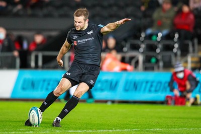 231021 - Ospreys v Munster - United Rugby Championship - Stephen Myler of Ospreys kicks a penalty