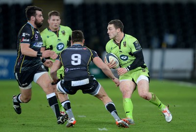 180115 - Ospreys v Northampton Saints - European Rugby Champions Cup -George North of Northampton takes on Scott Baldwin and Rhys Webb of Ospreys