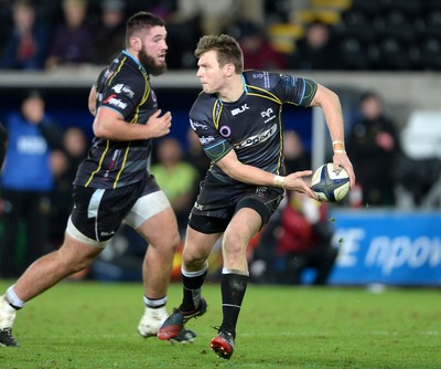 180115 - Ospreys v Northampton Saints - European Rugby Champions Cup -Dan Biggar of Ospreys