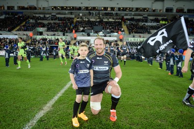 180115 - Ospreys v Northampton Saints - European Rugby Champions Cup -Alun Wyn Jones of Ospreys with mascot