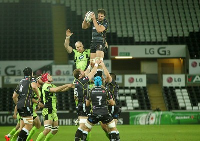 180115 - Ospreys v Northampton Saints - European Rugby Champions Cup -Tyler Ardron of Ospreys wins lineout ball