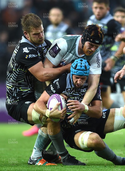 131018 - Ospreys v Pau - European Rugby Challenge Cup - Justin Tipuric of Ospreys is tackled by Sean Dougall of Pau