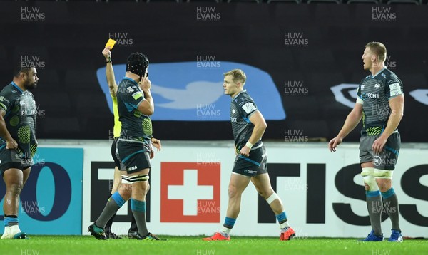 071219 - Ospreys v Racing 92 - Heineken Champions Cup - Aled Davies of Ospreys leaves the field after being shown a yellow card